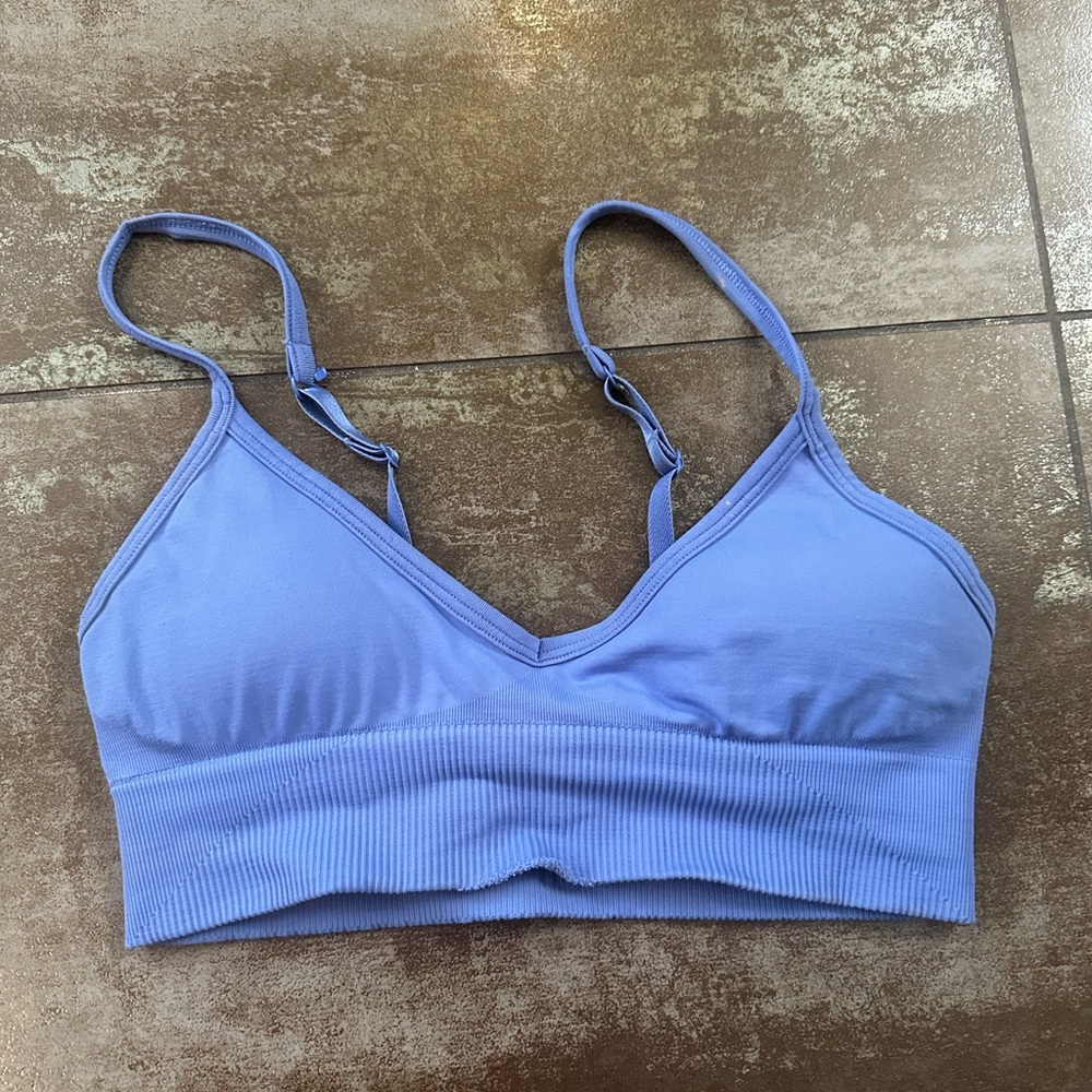 Lululemon sports bra size 6